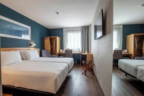 1 bedroom, desk, laptop workspace, free WiFi