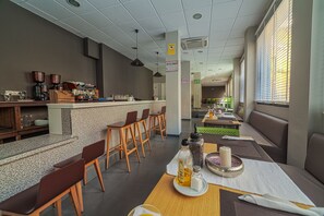 Frokostbuffé hver dag (EUR 7 per person)