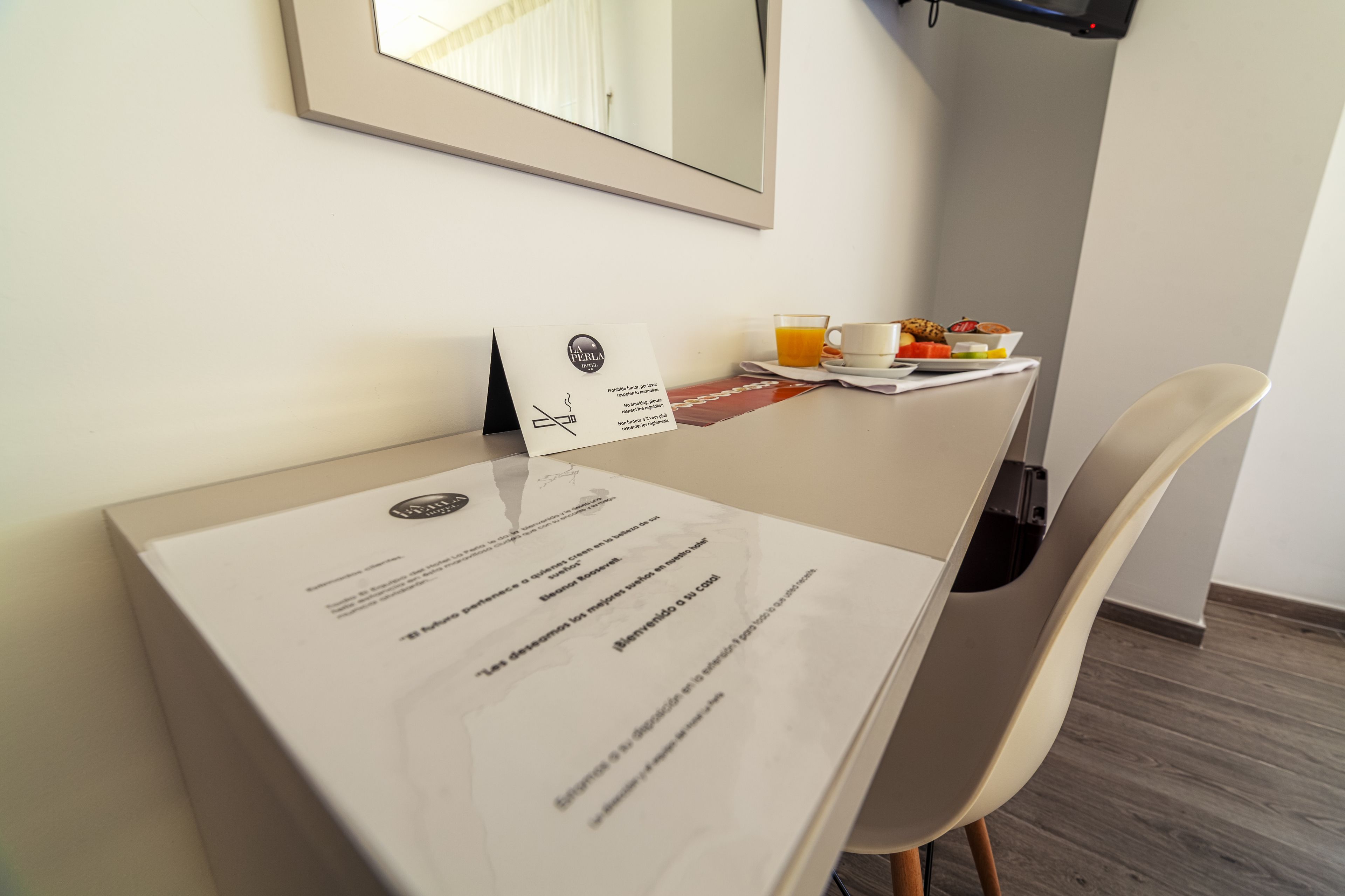 in-room safe, desk, laptop workspace, blackout curtains