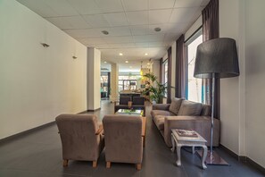 Lobby-Lounge