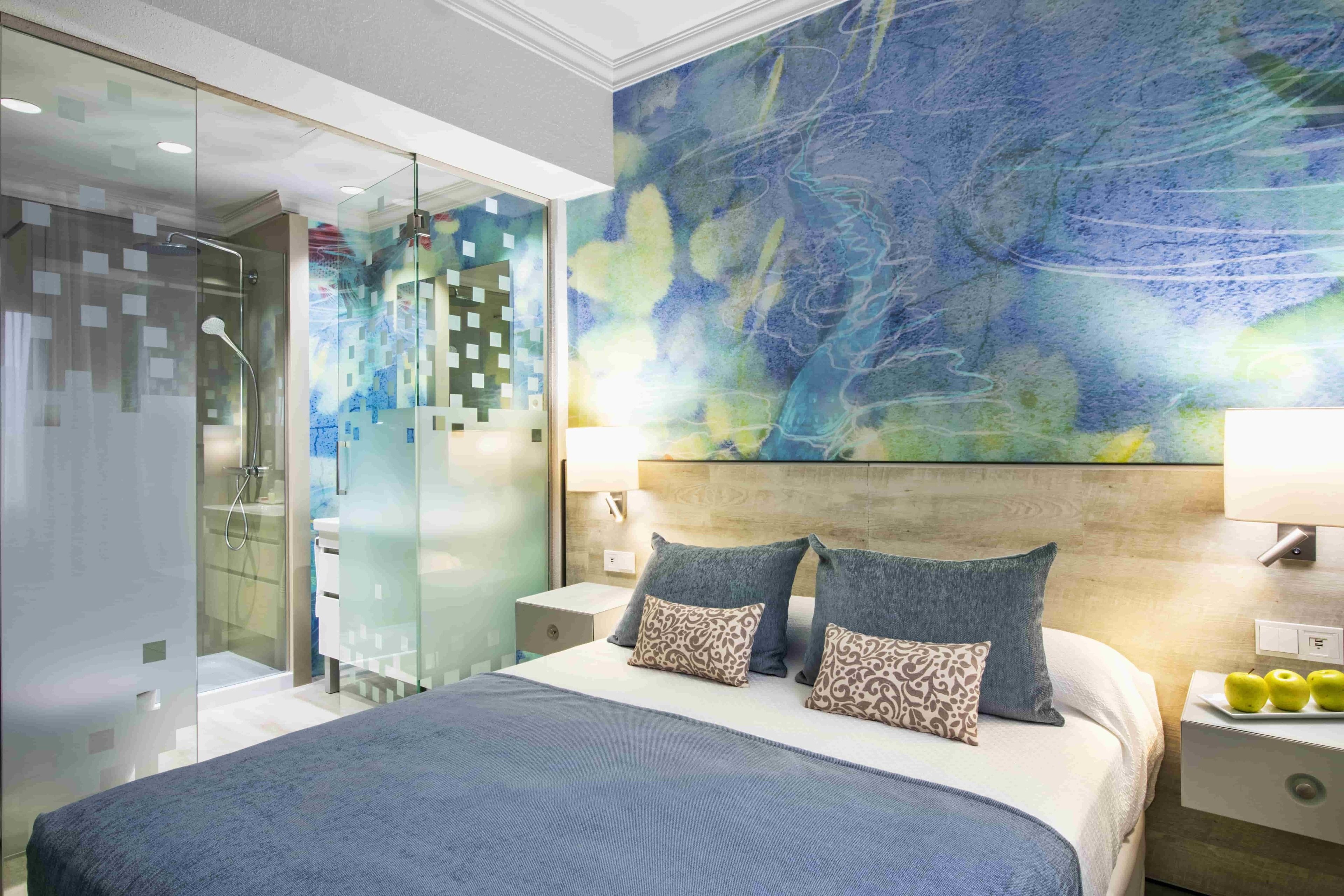 economy room | in-room safe, desk, laptop workspace, blackout curtains