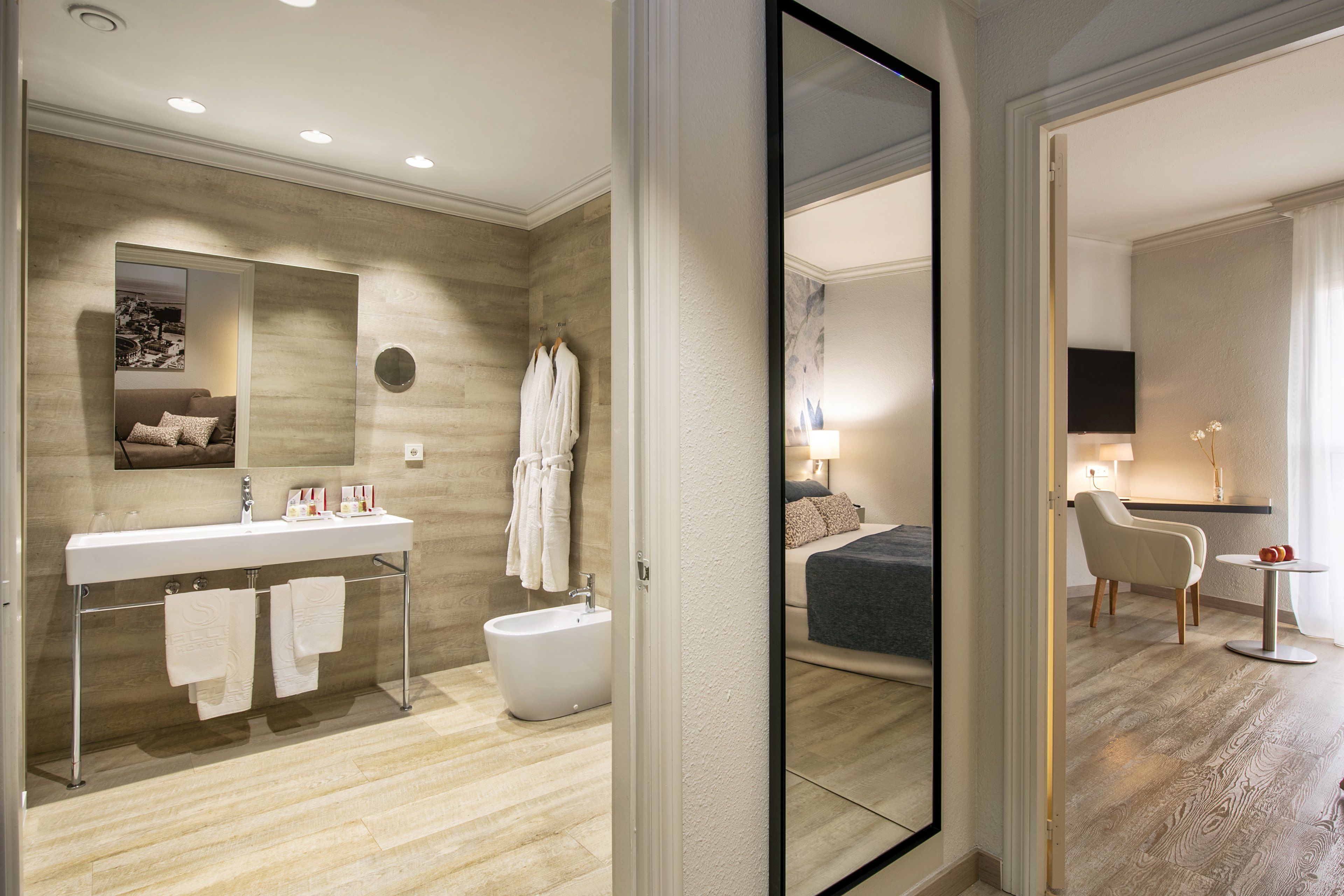 family room | in-room safe, desk, laptop workspace, blackout curtains