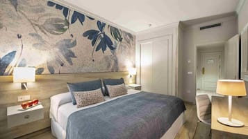 Habitació doble | Caixa forta a l'habitació i escriptori