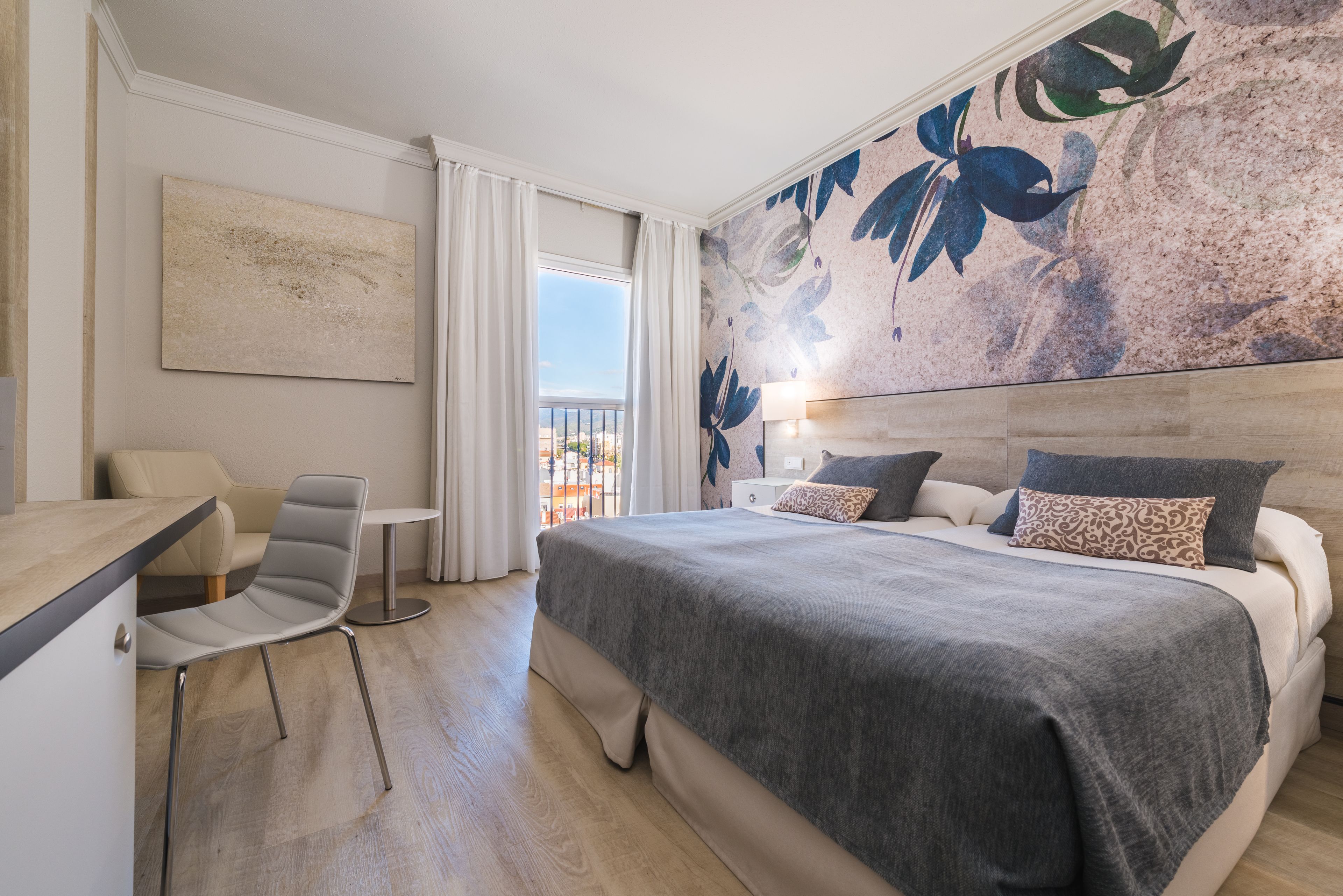 family room | in-room safe, desk, laptop workspace, blackout curtains