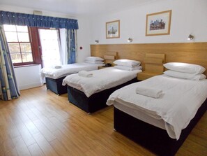 Triple Room | In-room safe, soundproofing, free WiFi, bed sheets