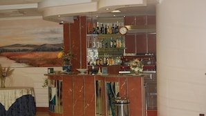 2 bars/lounges - Laurence (Rome)