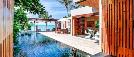 Three Bedroom Beachfront Pool Residence | Vistas al mar