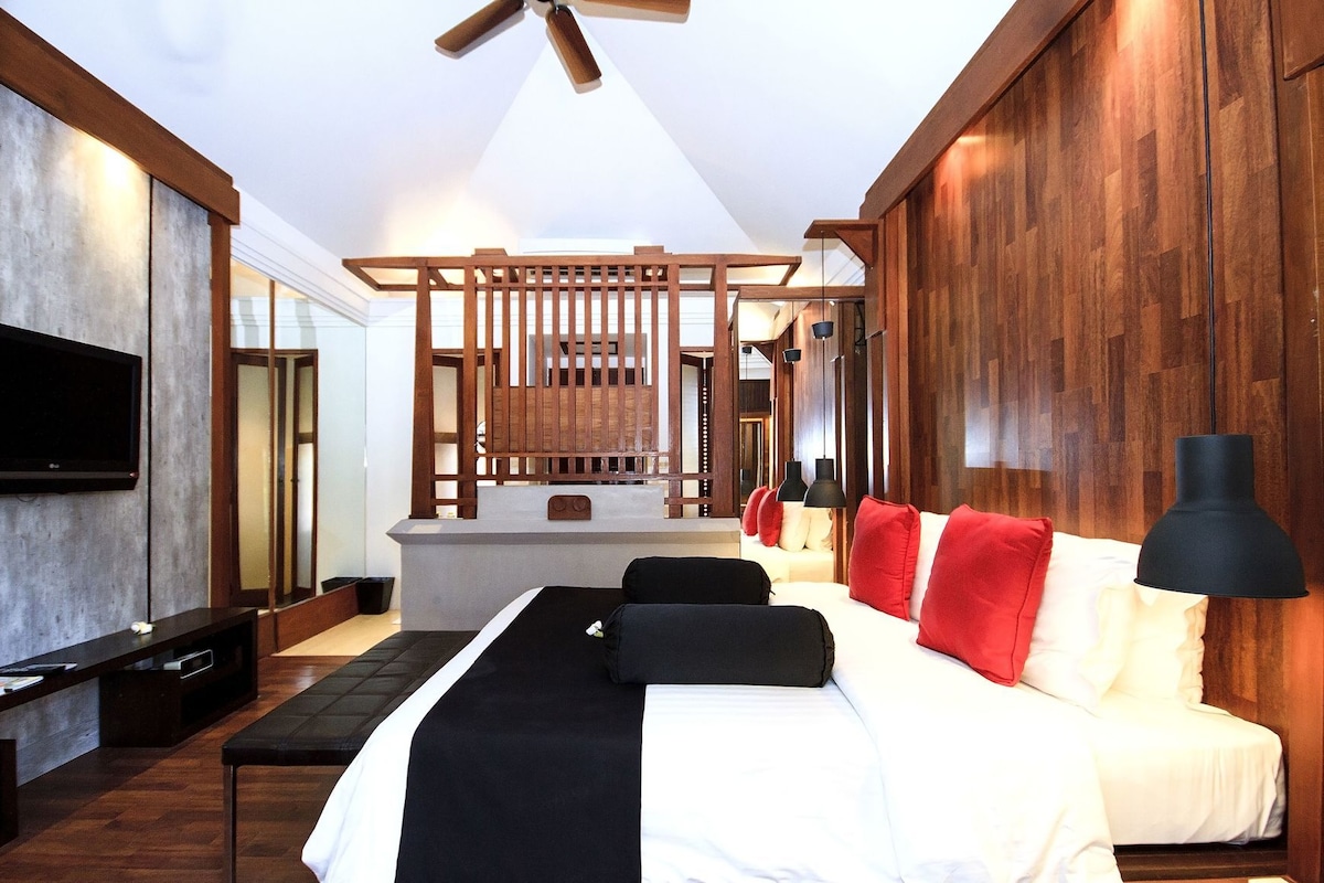 Premium bedding, Select Comfort beds, in-room safe, desk