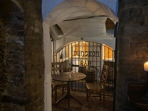 2 bars/lounges - Kinnitty Castle Hotel (Kinnitty)