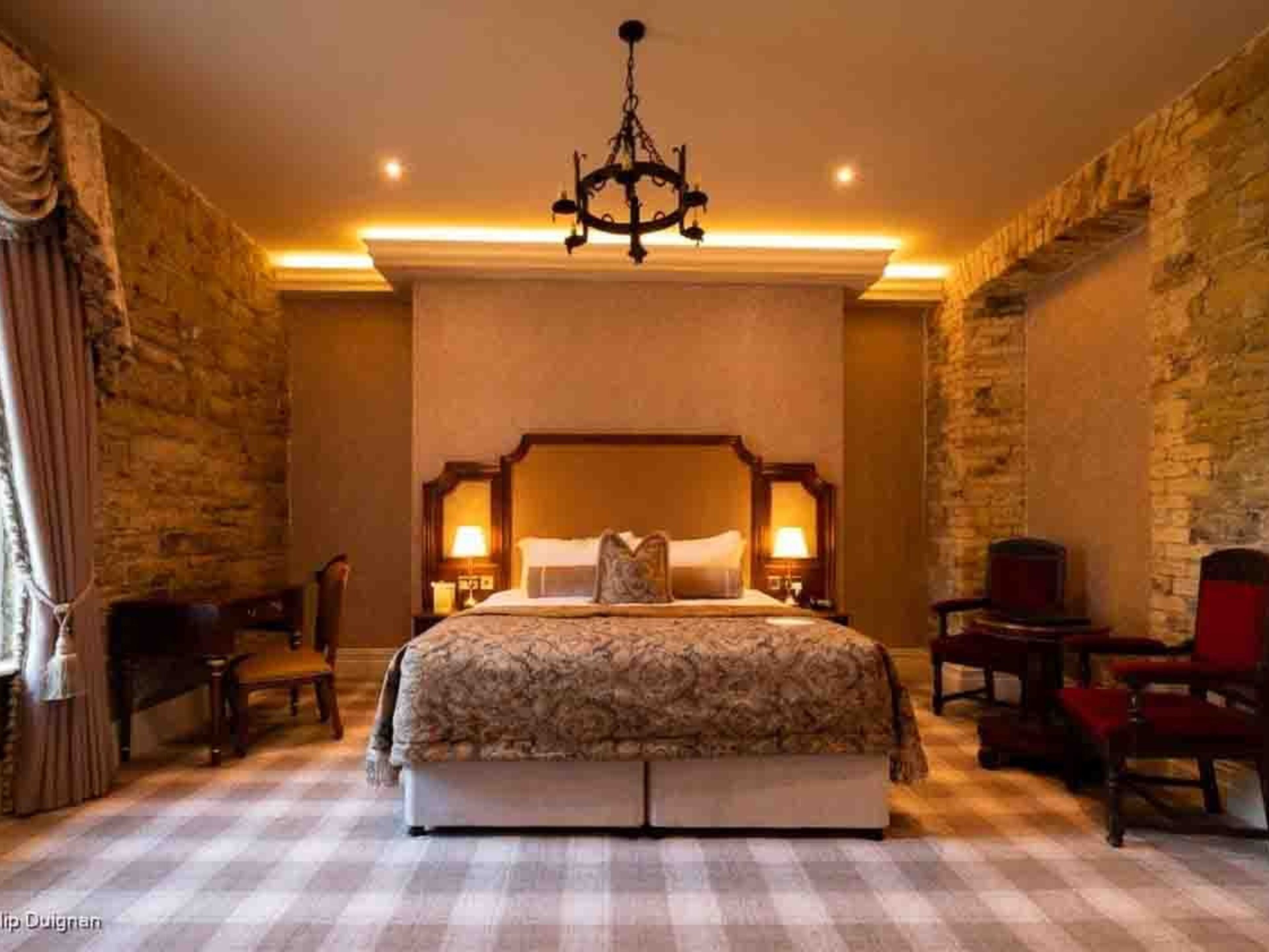 Abbey Double Room | Escritorio, tabla de planchar con plancha, wifi gratis y ropa de cama