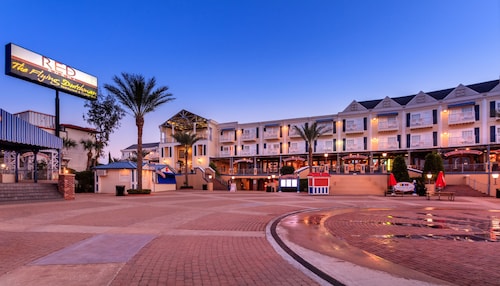 Kemah Boardwalk Inn