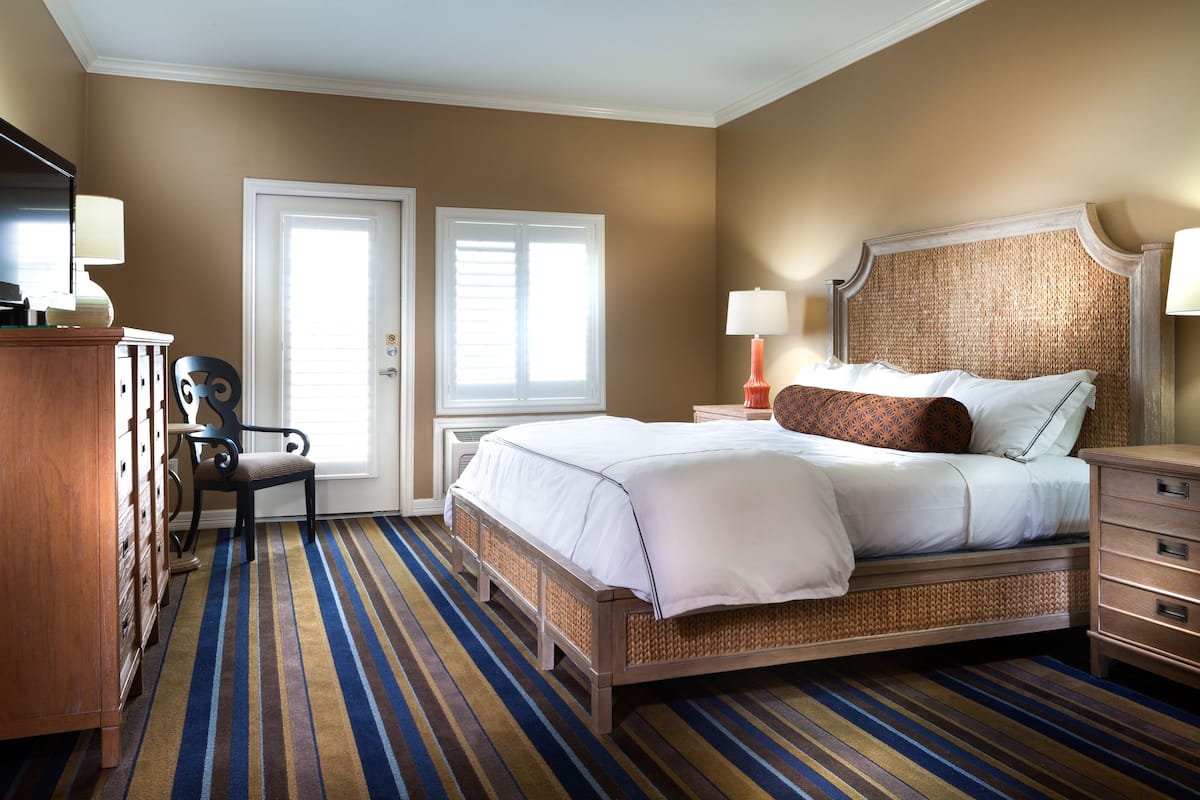 in-room safe, individually decorated, individually furnished