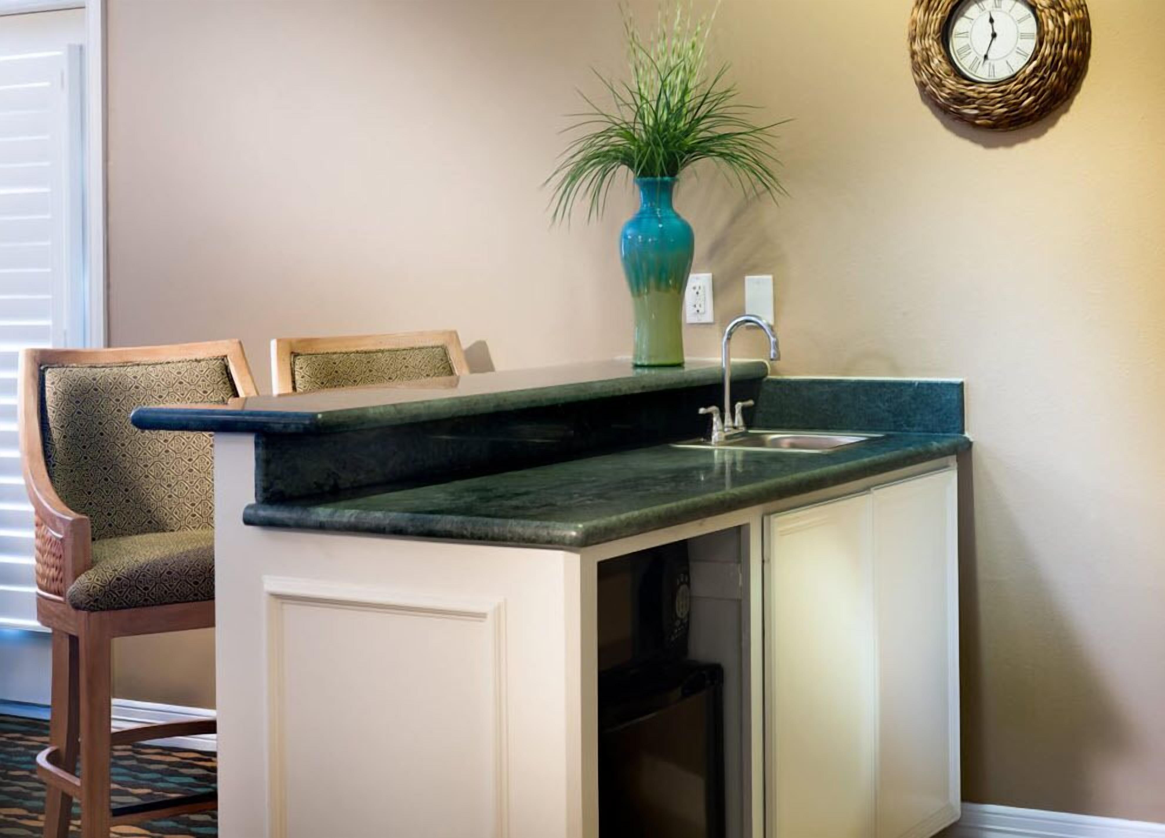 suite, 1 king bed, bay view (presidential suite) | in-room safe, individually decorated, individually furnished