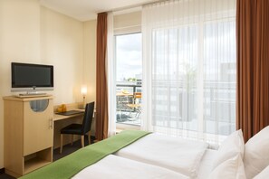 Hypo-allergenic bedding, minibar, in-room safe, desk