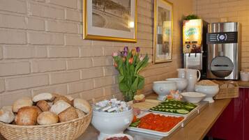Free continental breakfast
