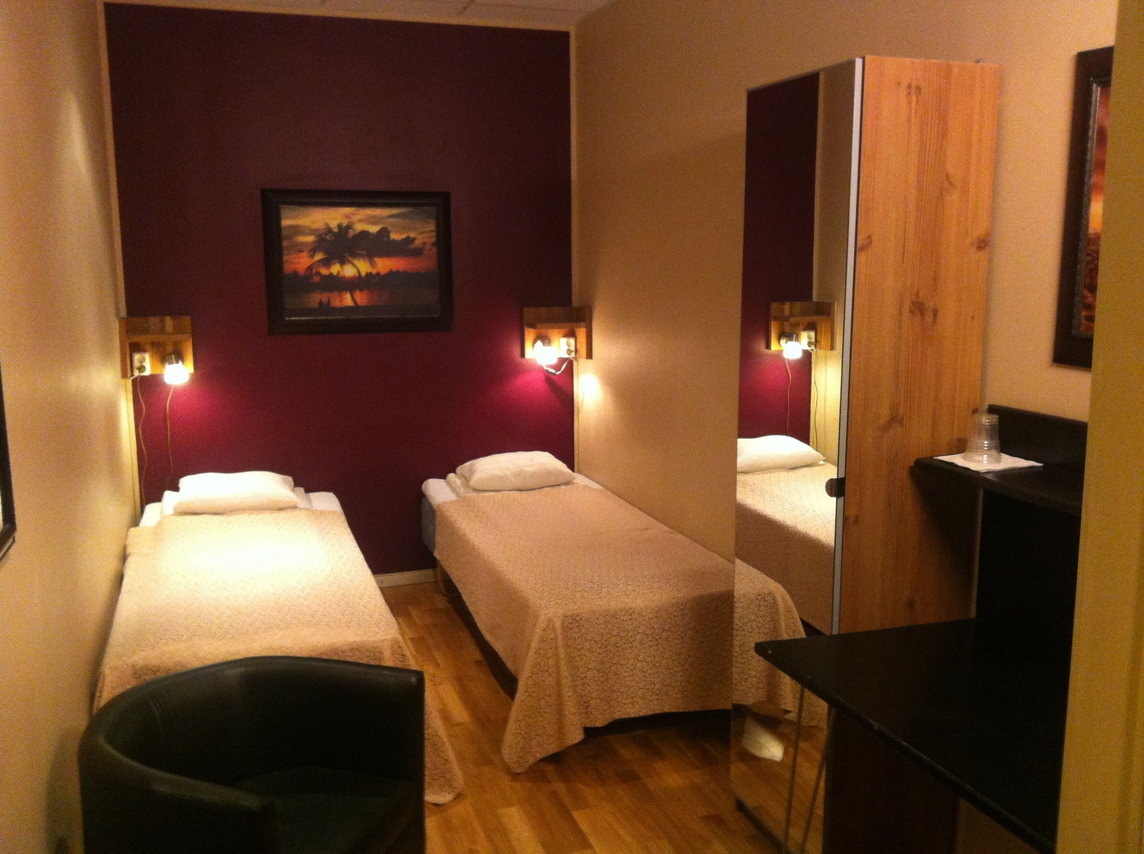 Iron/ironing board, cribs/infant beds, rollaway beds, free WiFi