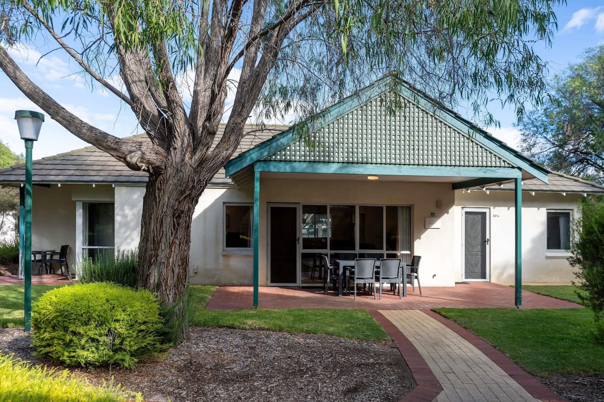 Superior Villa, 3 Bedrooms | 2 bedrooms, individually furnished, desk, laptop workspace