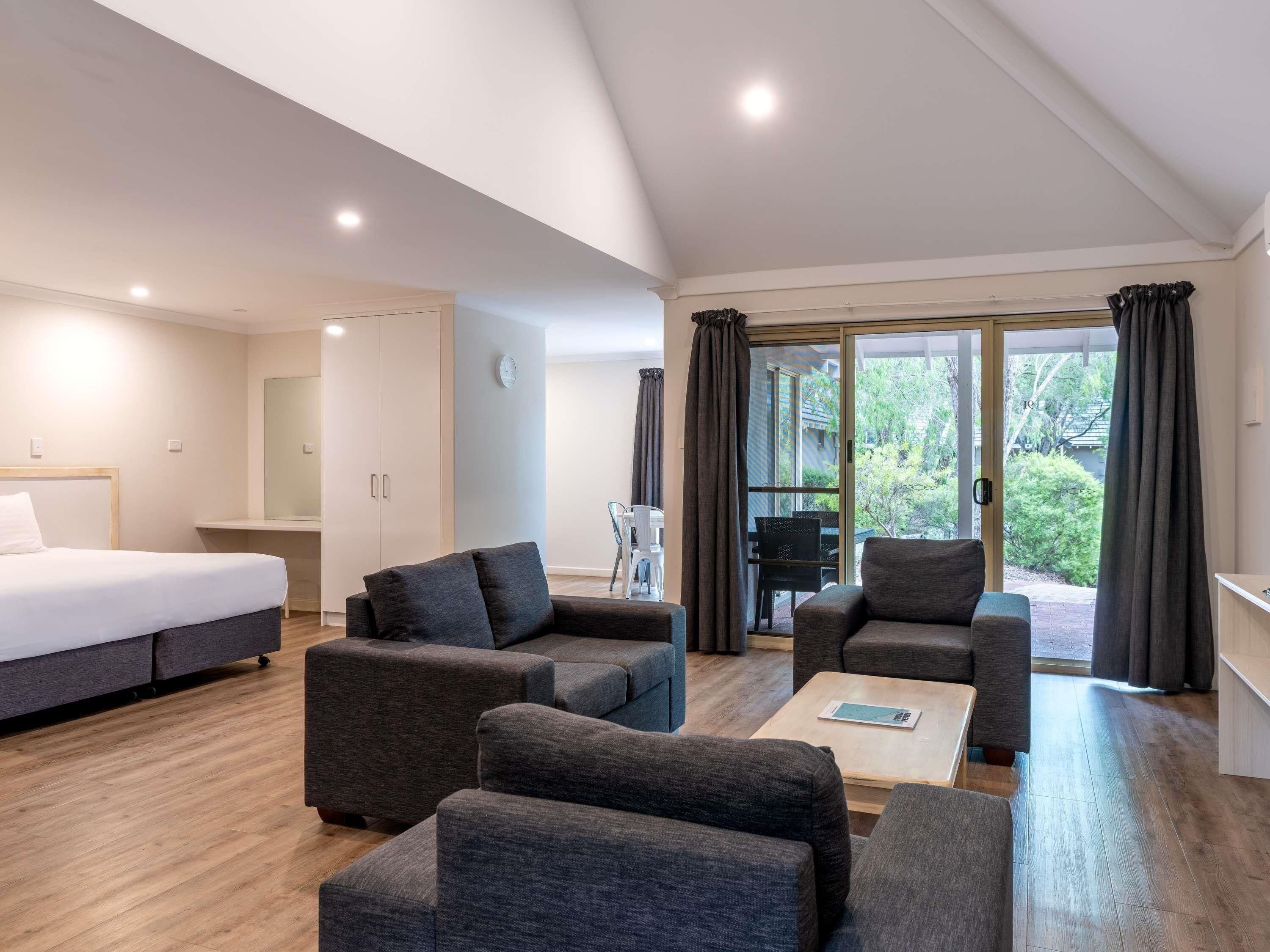 Villa Exécutive, 1 très grand lit | Bureau, espace de travail pour ordinateur portable