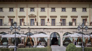 2 ristoranti, aperti a colazione