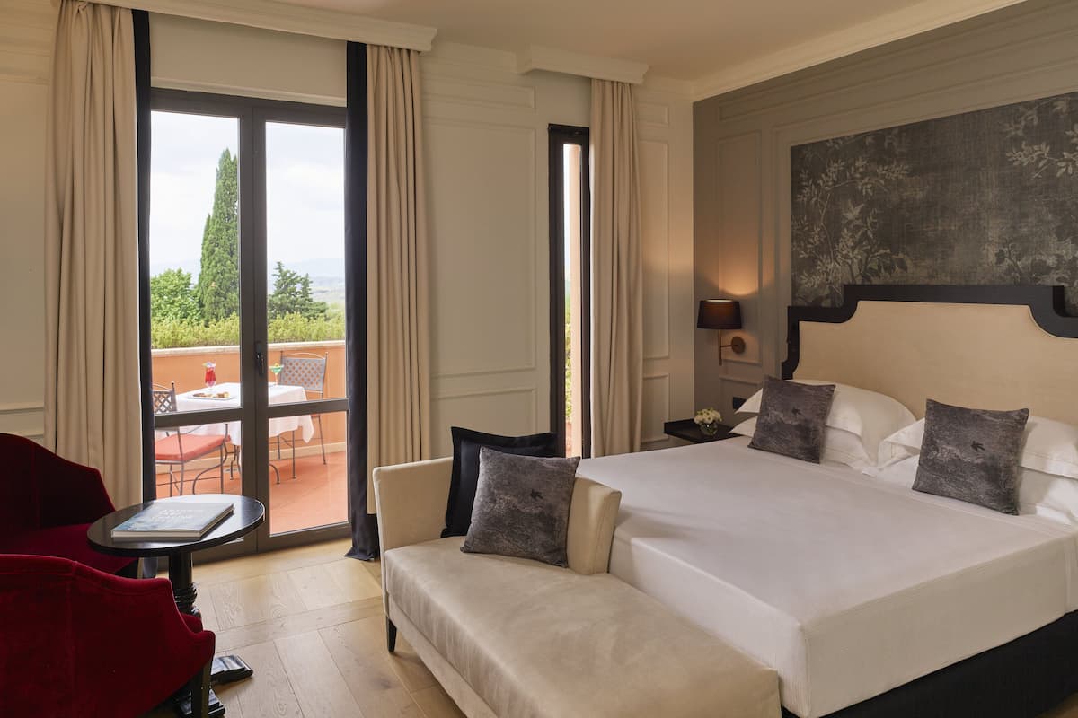 deluxe valley view balcony | 1 bedroom, down duvets, minibar, in-room safe