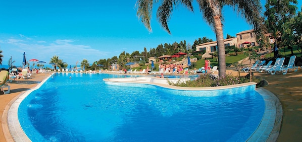 Seasonal outdoor pool - Villaggio Dolomiti sul Mare (Briatico)