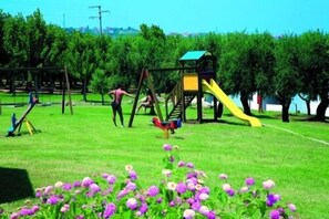 Außen-Kinderspielplatz