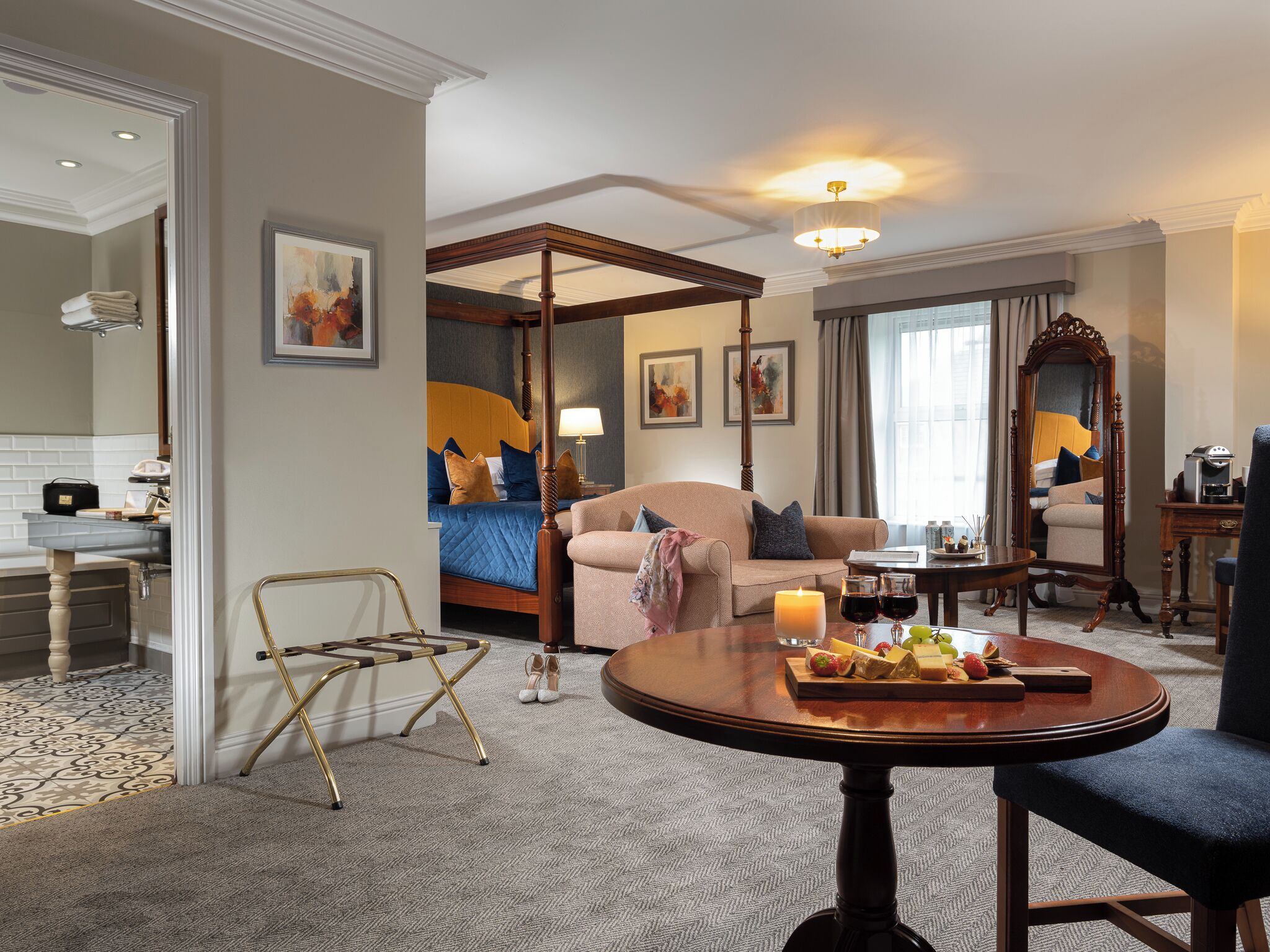 junior suite | in-room safe, individually decorated, individually furnished, desk