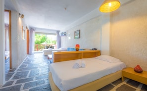 Living area - Apollonia Hotel Apartments (Vari-Voula-Vouliagmeni)