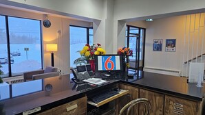 Quầy tiếp tân