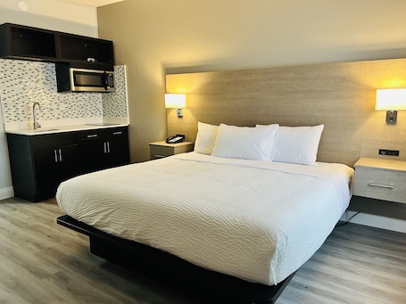 Escritorio, sistema de insonorización, wifi gratis y ropa de cama