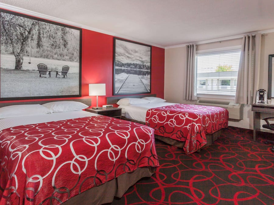 Bureau, espace de travail pour ordinateur portable, rideaux occultants