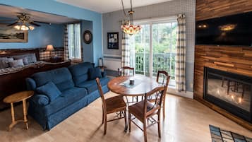 Decoración personalizada, muebles diferentes y cortinas blackout