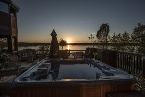 Superior Room, 2 Queen Beds, Kitchenette, Lake View | View from room