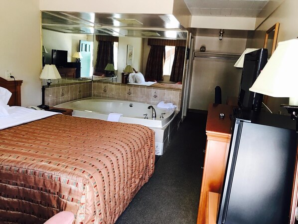 Escritorio, wifi gratis y ropa de cama