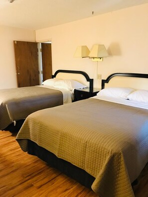 1 bedroom, desk, free WiFi, bed sheets