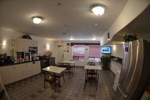 Coffee service - Days Inn by Wyndham Taber (Taber)