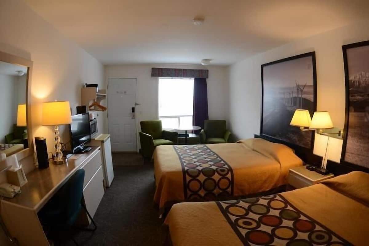 Escritorio, cortinas blackout, insonorización y cunas