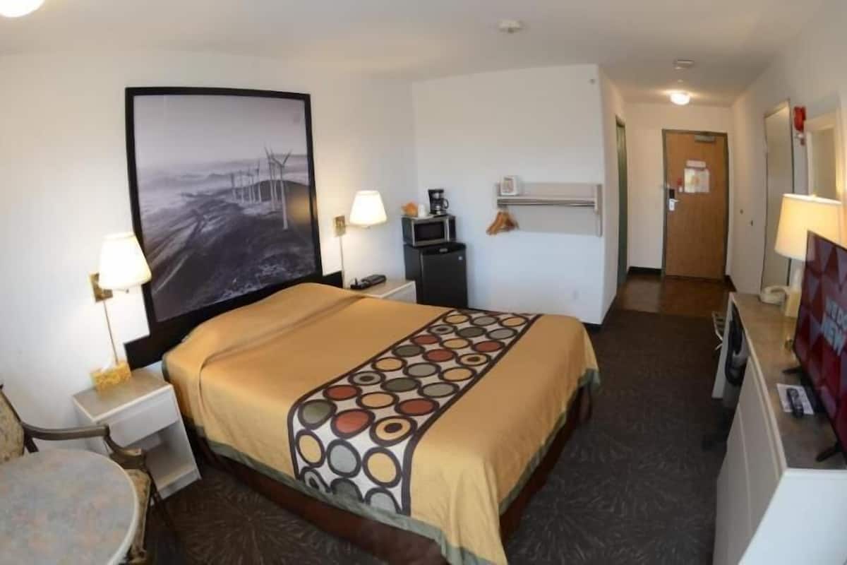 Escritorio, cortinas blackout, insonorización y cunas