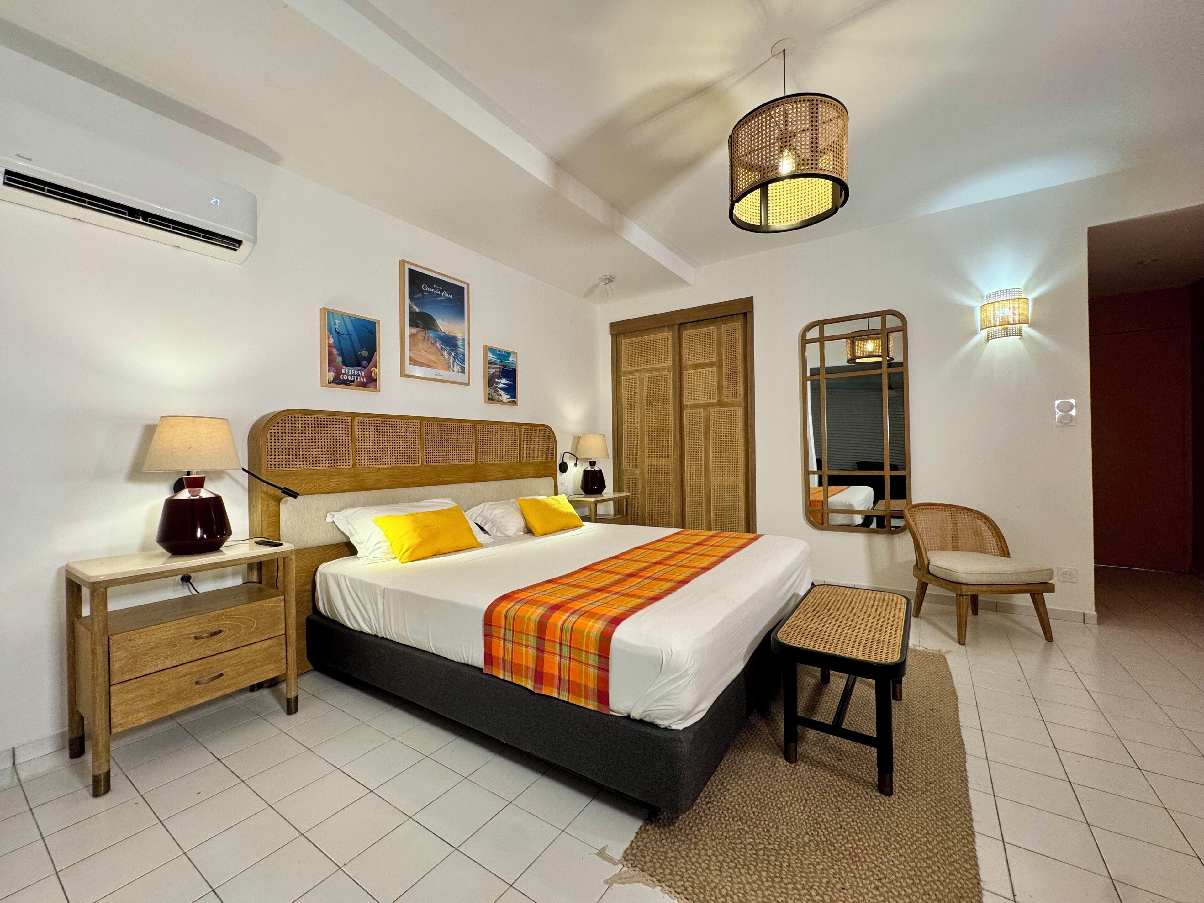 Comfort Studio | In-room safe, individually furnished, desk, laptop workspace