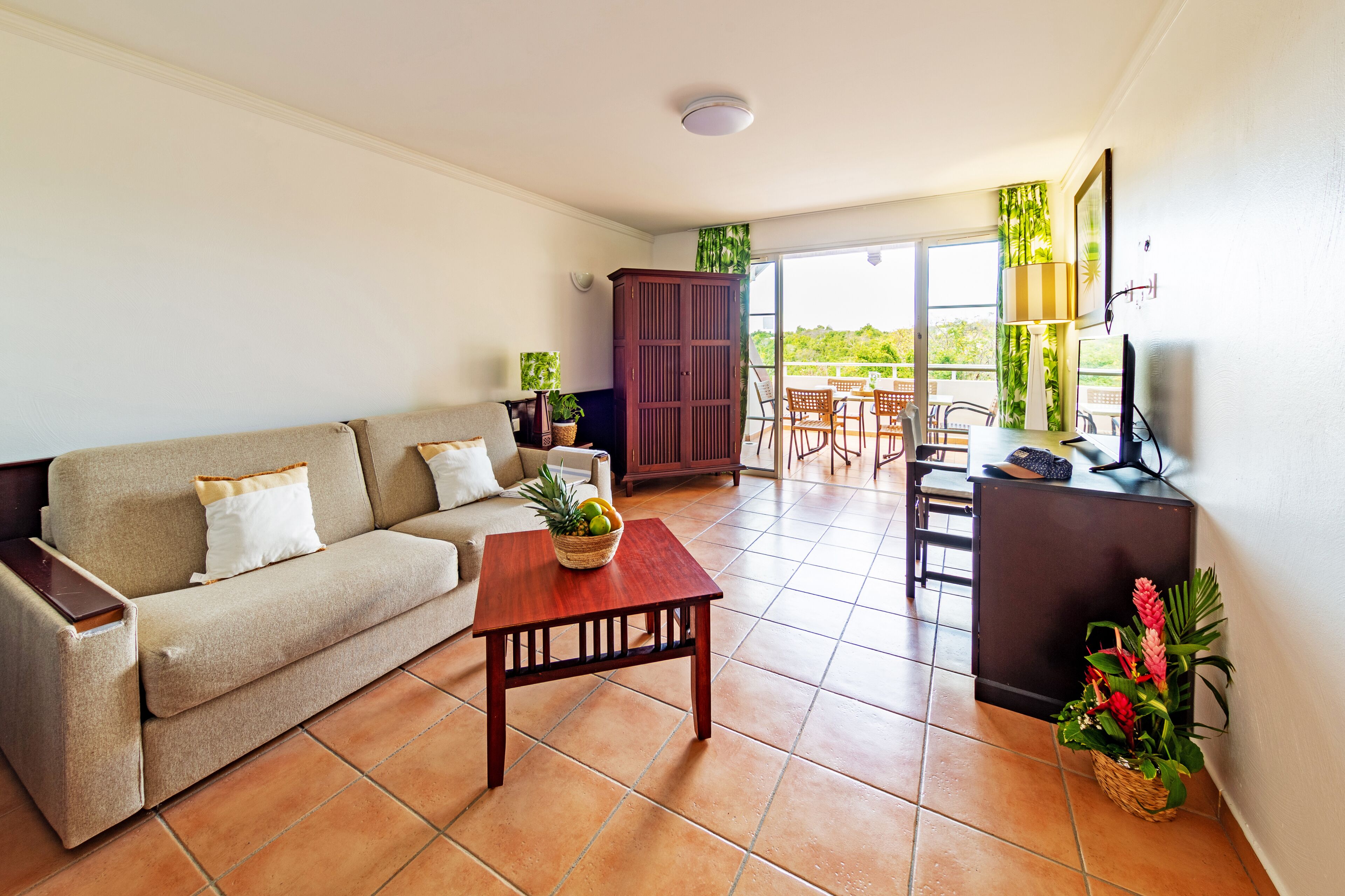 Appartement 6 personnes - 2 chambres - Terrasse | Living area | Flat-screen TV, table tennis