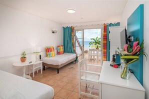 Apartment 6 people - 2 bedroom - Terrace - Sea View - Premium Part | 객실에서 보이는 전망