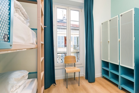 Ropa de cama de alta calidad y tabla de planchar con plancha