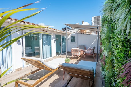 Dortoir privé de 4 personnes avec terrasse | Terrace/patio