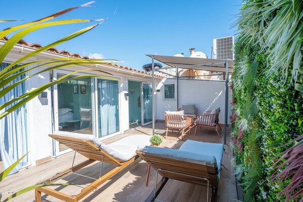 Dortoir privé de 4 personnes avec terrasse | Terrace/patio - Hostel Ozz Nice (Nice)