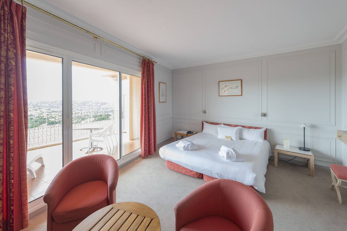 Suite, Terrace, Sea View | Living area