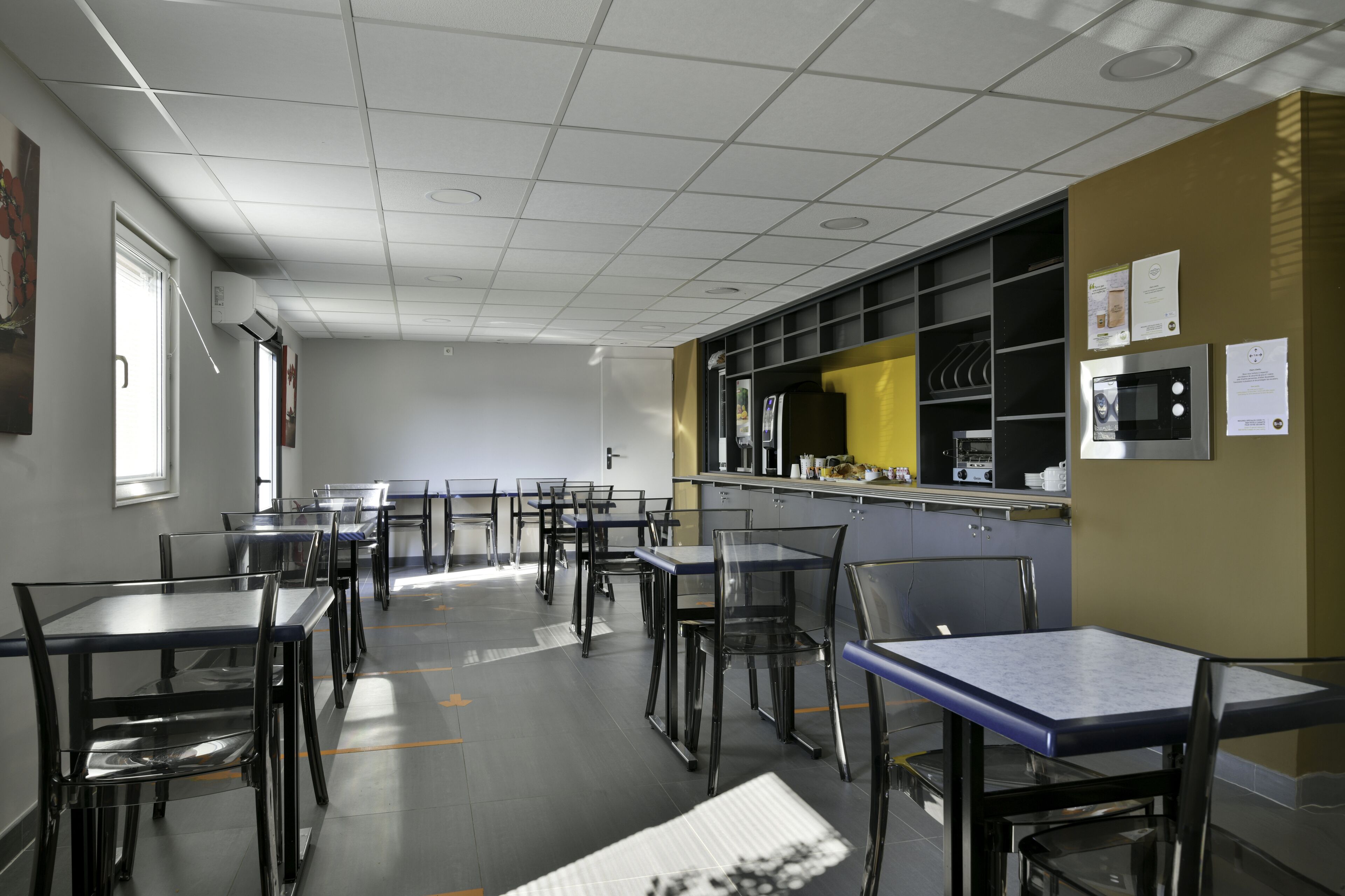 Petit déjeuner buffet servi tous les jours en supplément