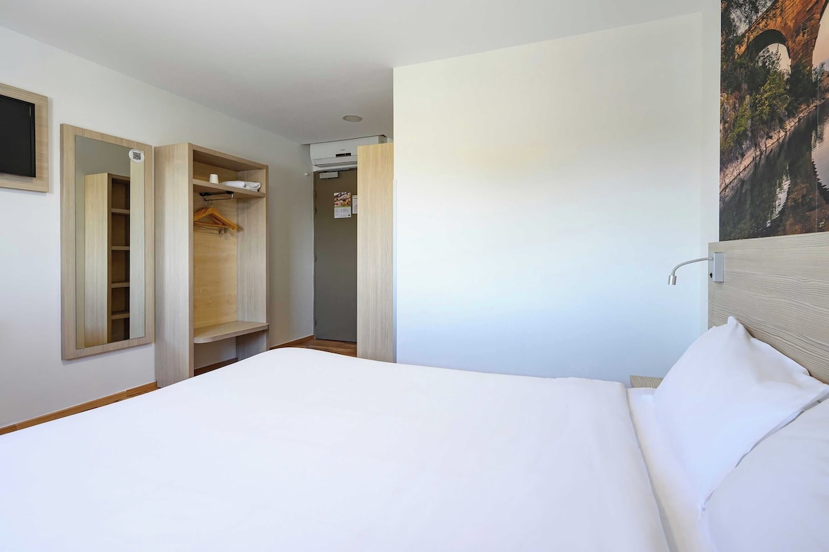 Double Room, Non Smoking | Desk, soundproofing, WiFi (free), bed sheets