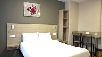 Double Room, Mobility Accessible, Non Smoking | Desk, soundproofing, free WiFi, bed sheets