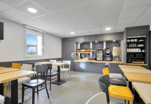 Restaurant - B&B HOTEL Le Tréport Friville (Friville-Escarbotin)