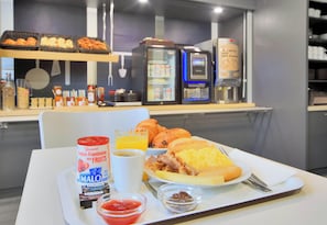 Buffet déjeuner servi tous les jours en supplément